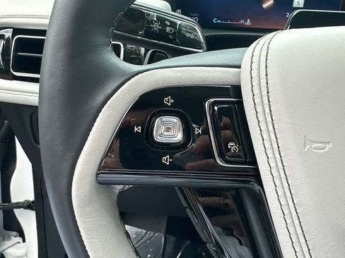 New 2026 Lincoln Aviator 2WD image 25