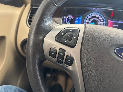 Used 2013 Ford Taurus Limited FWD image 35
