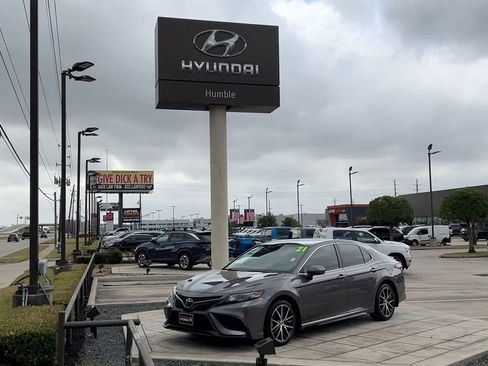 Used 2021 Toyota Camry SE image 41