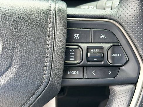Used 2025 Toyota 4Runner SR5 RWD image 20
