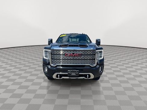 Used 2022 GMC Sierra 2500 Denali w/ Denali Black Diamond Edition AWD/4WD image 3