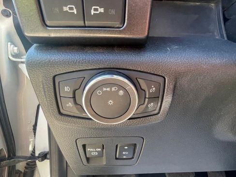 Used 2019 Ford F150 Platinum w/ Max Trailer Tow Package image 16