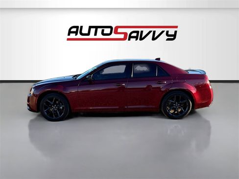 Used 2021 Chrysler 300 Touring w/ Sport Appearance Package image 4