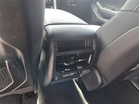 Certified 2025 Jeep Grand Cherokee Limited w/ Black Appearance Package image 7