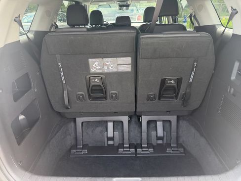 Used 2026 Kia Carnival FWD image 34