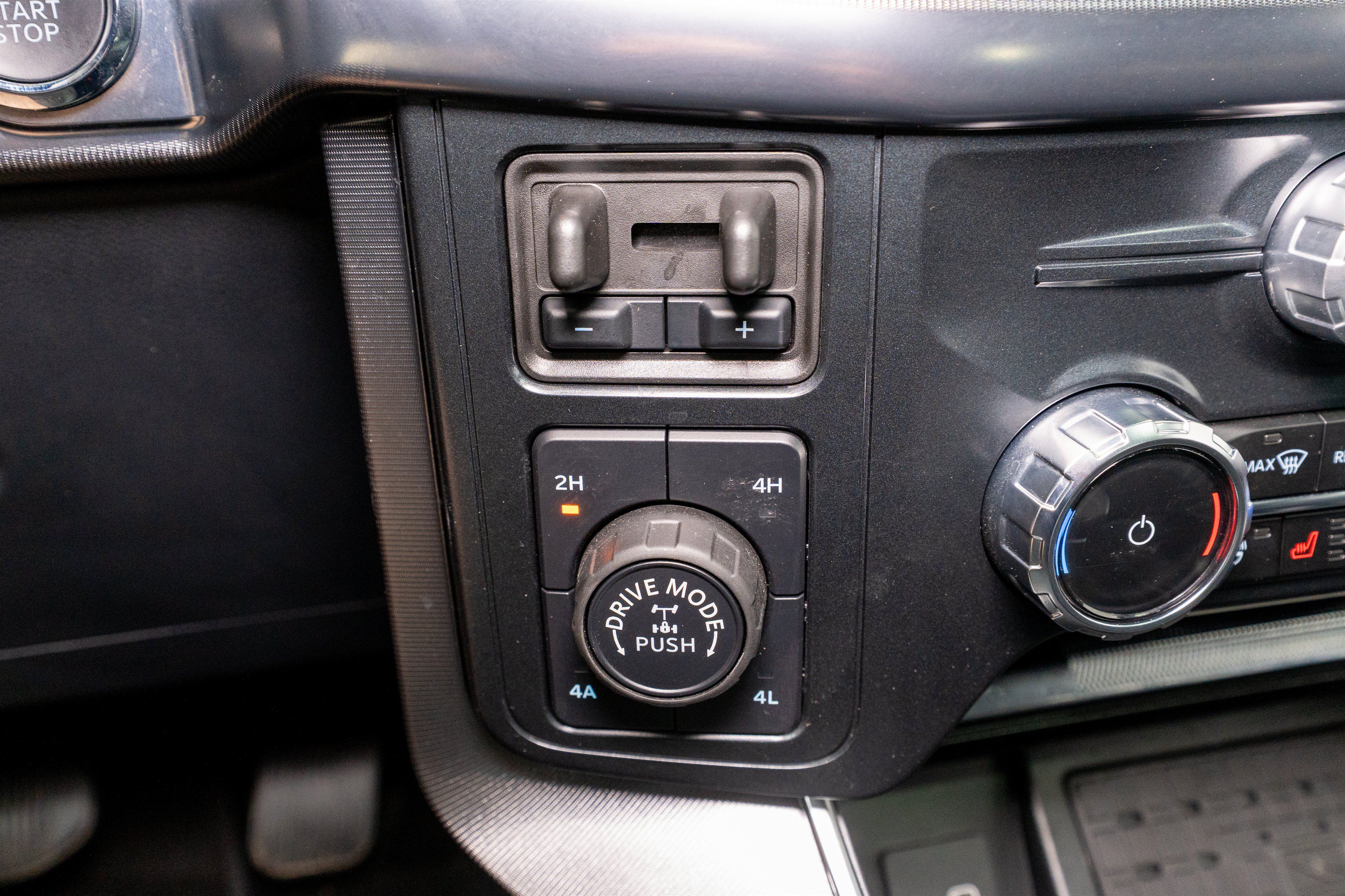 Used 2025 Ford F150 Platinum AWD/4WD image 32