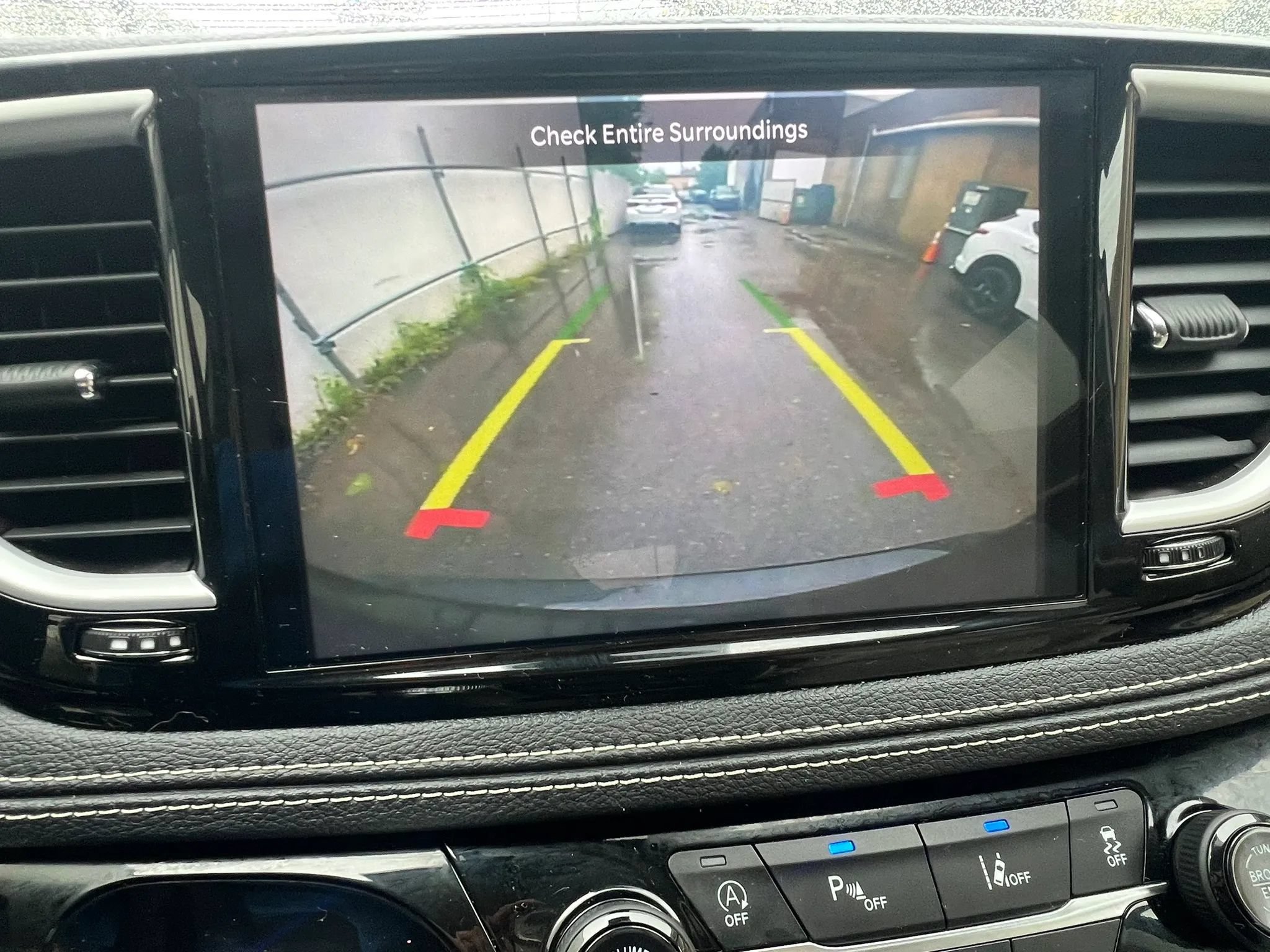 Used 2021 Chrysler Pacifica Touring-L w/ Uconnect Theater Family Group FWD image 25