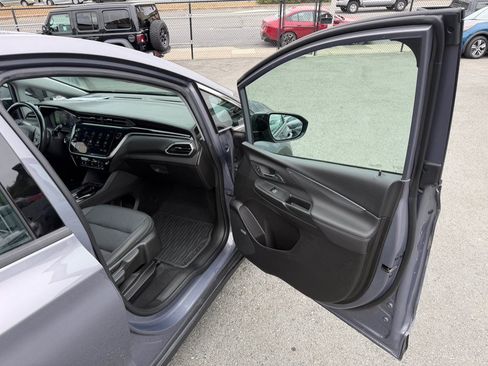 Used 2023 Chevrolet Bolt LT w/ Infotainment Package FWD image 36
