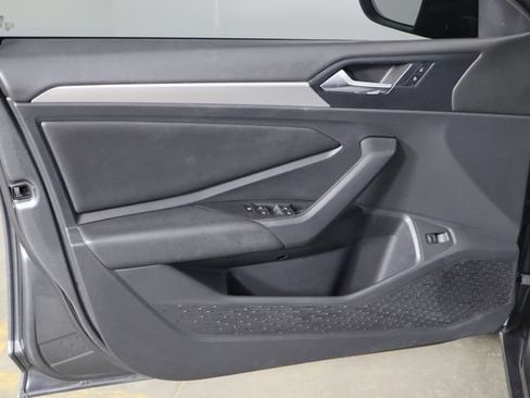 Used 2019 Volkswagen Jetta SE FWD image 18