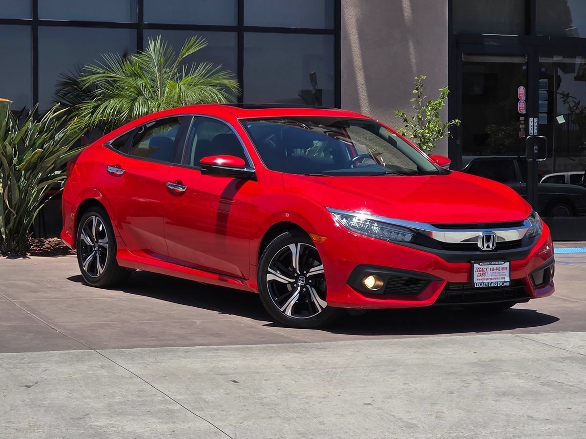 Used 2018 Honda Civic Touring image 3
