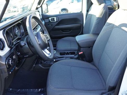 Certified 2025 Jeep Wrangler Unlimited Sahara w/ Safety Group image 15