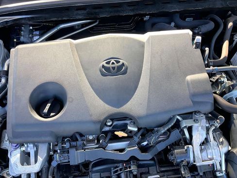 Used 2020 Toyota Camry XSE image 31