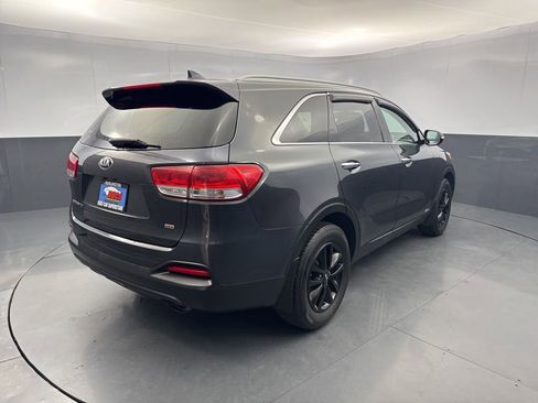 Used 2016 Kia Sorento AWD w/ LX Convenience Package image 5