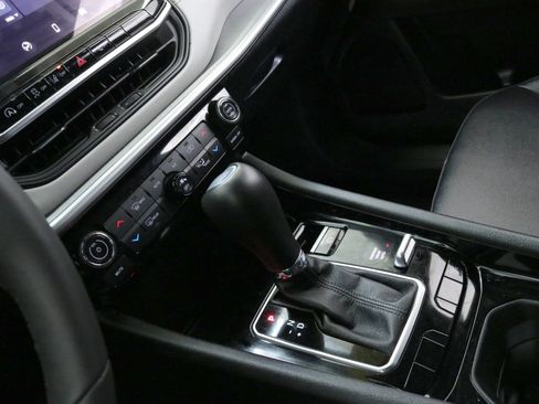 Used 2025 Jeep Compass Limited image 19