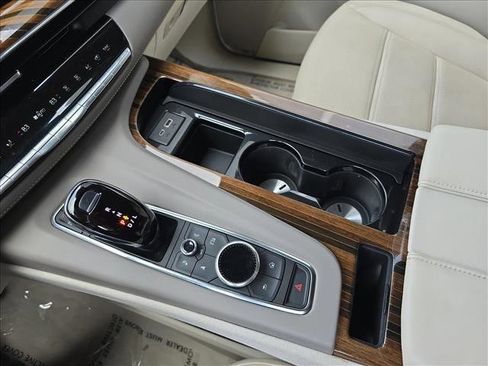 Used 2023 Cadillac Escalade Premium Luxury Platinum image 24