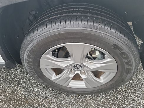 Used 2025 Toyota RAV4 XLE image 8