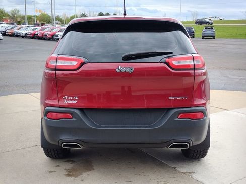 Used 2017 Jeep Cherokee Sport w/ Cold Weather Group AWD/4WD image 14