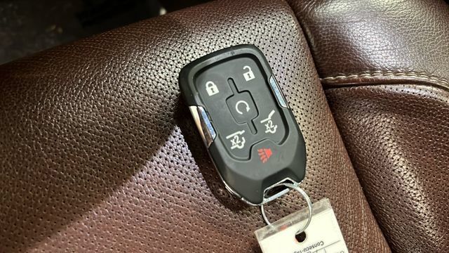 Used 2019 Chevrolet Suburban Premier AWD/4WD image 40