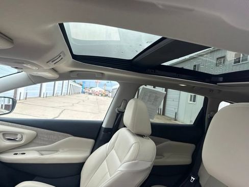 Used 2020 Nissan Murano SL w/ Moonroof Package AWD/4WD image 2