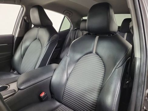 Used 2021 Toyota Camry SE FWD image 20