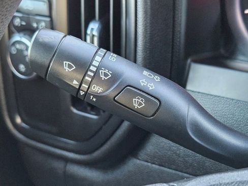 Used 2021 Chevrolet Silverado 1500 Custom image 6