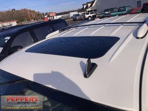 Used 2014 GMC Yukon Denali image 4