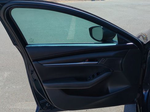 Used 2023 MAZDA MAZDA3 s image 13