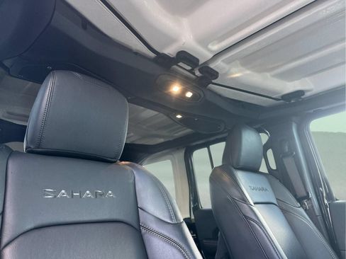 Used 2024 Jeep Wrangler Unlimited Sahara w/ Technology Group AWD/4WD image 17