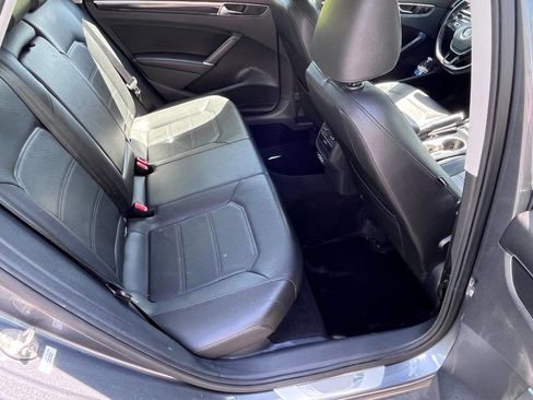 Used 2019 Volkswagen Passat 2.0T SE R-Line FWD image 27