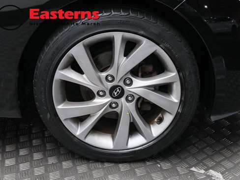 Used 2016 Hyundai Veloster image 29