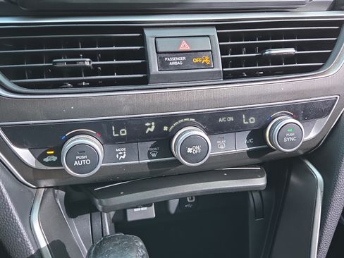 Used 2019 Honda Accord LX image 26