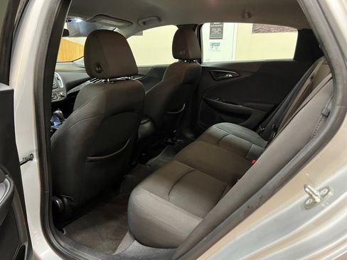 Used 2018 Chevrolet Malibu LS FWD image 18