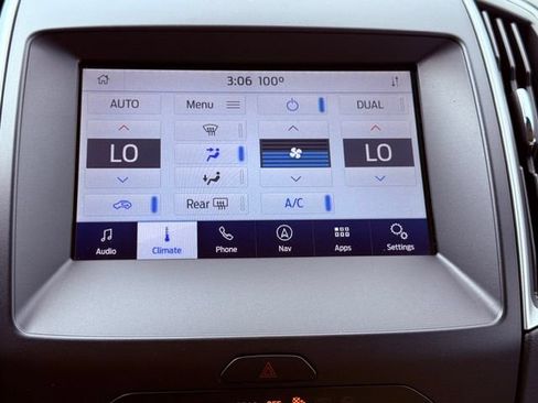 Used 2020 Ford Edge SEL w/ Convenience Package FWD image 17