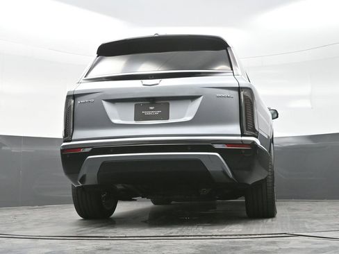 New 2026 Cadillac Vistiq Luxury image 13