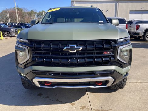 Used 2025 Chevrolet Tahoe Z71 w/ Comfort Package image 2