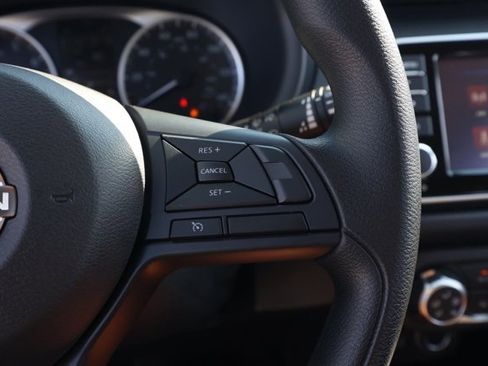 New 2025 Nissan Kicks Play S image 27