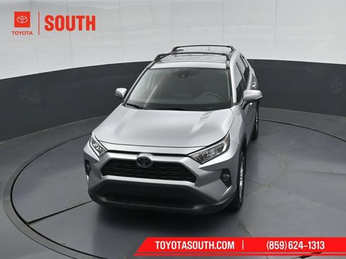 Used 2021 Toyota RAV4 XLE AWD/4WD image 46