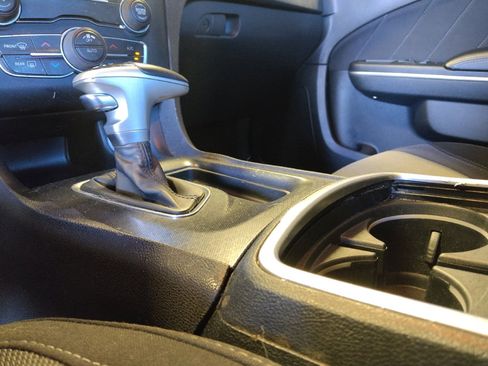 Used 2015 Dodge Charger SXT image 26