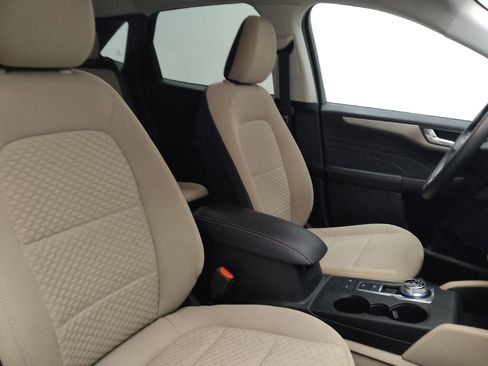 Used 2021 Ford Escape SE image 21