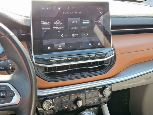 Used 2022 Jeep Compass Limited w/ Sun and Sound Group image 7