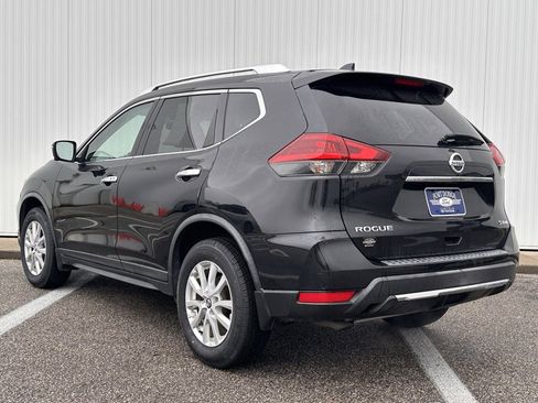 Used 2018 Nissan Rogue SV w/ Premium Package image 3