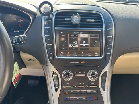 Used 2019 Lincoln Nautilus Reserve image 4