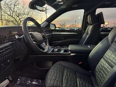 Used 2025 Cadillac Escalade Sport Platinum image 13