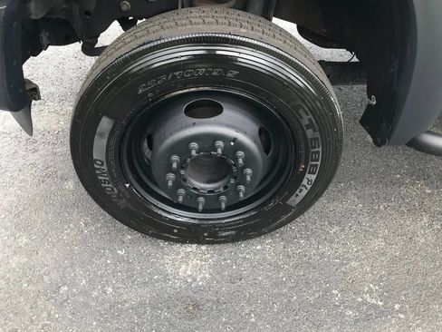 Used 2016 Ford F550 2WD Regular Cab Super Duty image 45