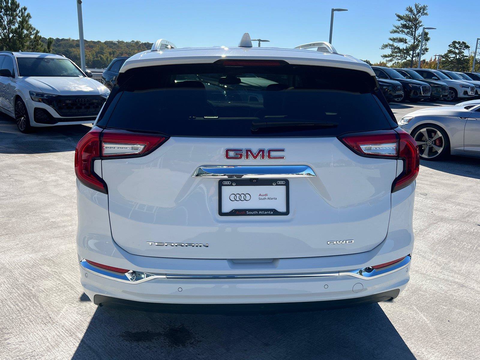 Used 2024 GMC Terrain Denali AWD/4WD image 6