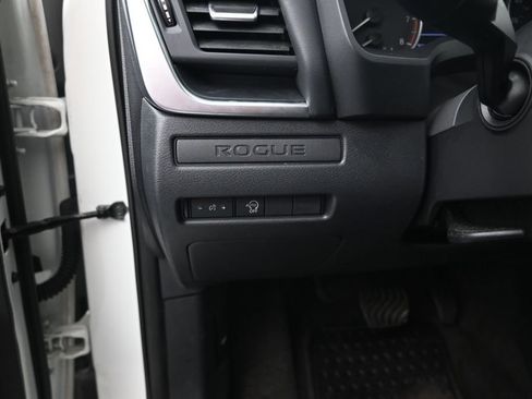 Used 2023 Nissan Rogue S FWD image 12
