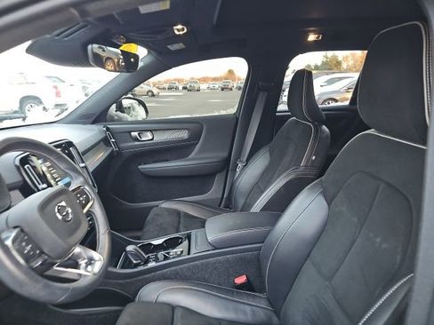 Used 2021 Volvo XC40 T5 R-Design w/ Advanced Package image 30