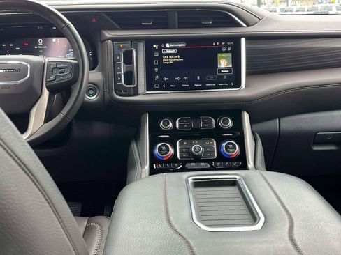 Used 2023 GMC Yukon Denali AWD/4WD image 13
