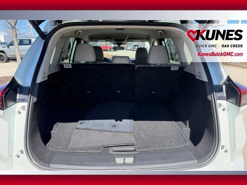 Used 2025 Nissan Rogue SV image 6