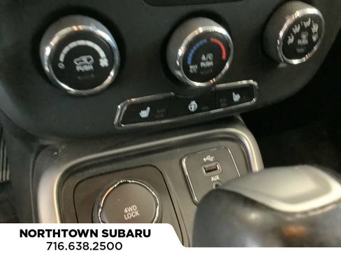 Used 2018 Jeep Compass Latitude w/ Cold Weather Group AWD/4WD image 17